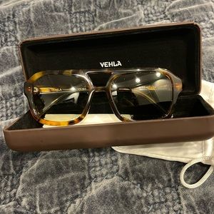 Vehla Dixie Sunglasses in Tort/Sage